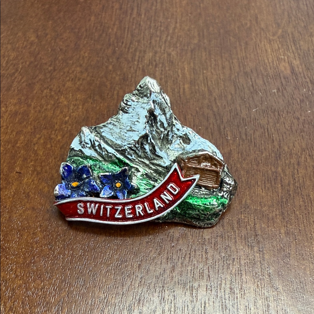 Switzerland Souvenir Pin W